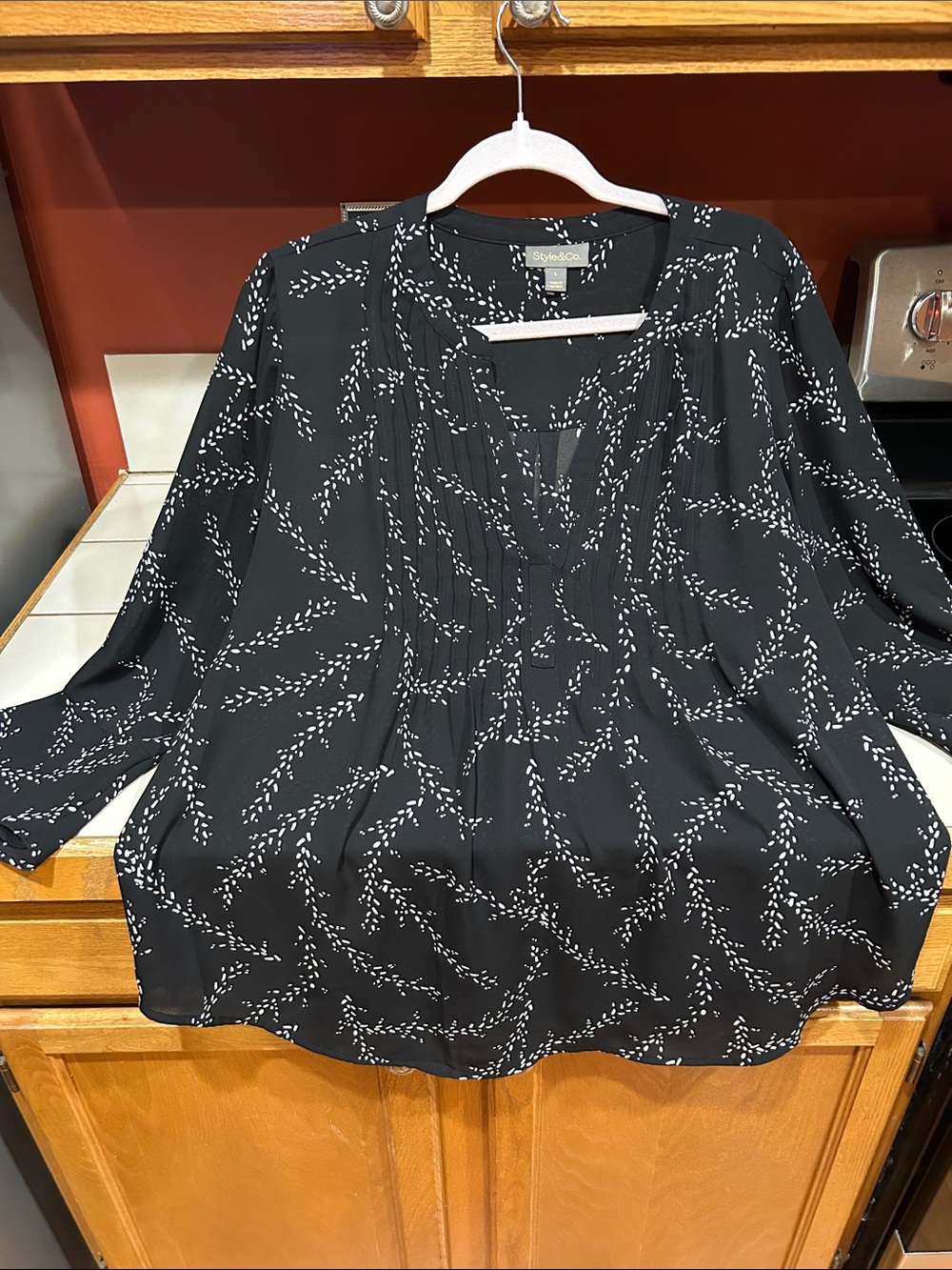 Style & Co. Black and White Printed V-Neck Peasant Blouse